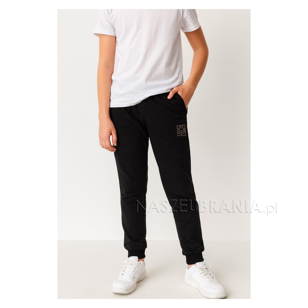 black / 1